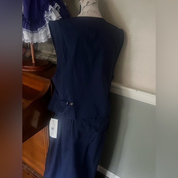 💙VTG White Stag Collection 2
Pc Skirt & Embroidered Vest Navy
Blue Size 16 NWT - Picture 8 of 8